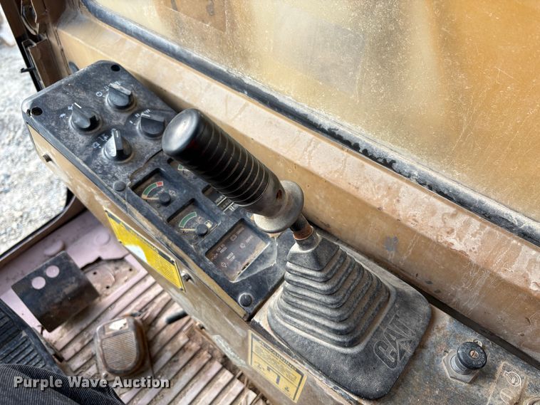 image for item EU8597 1991 Caterpillar E120B excavator