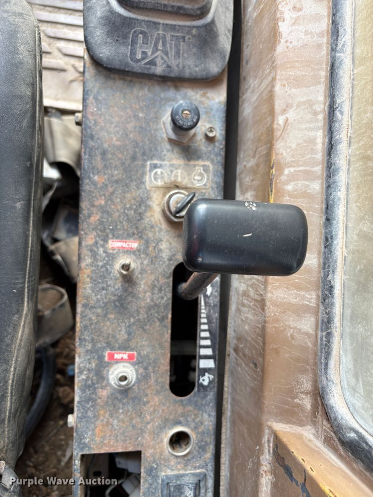 image for item EU8597 1991 Caterpillar E120B excavator