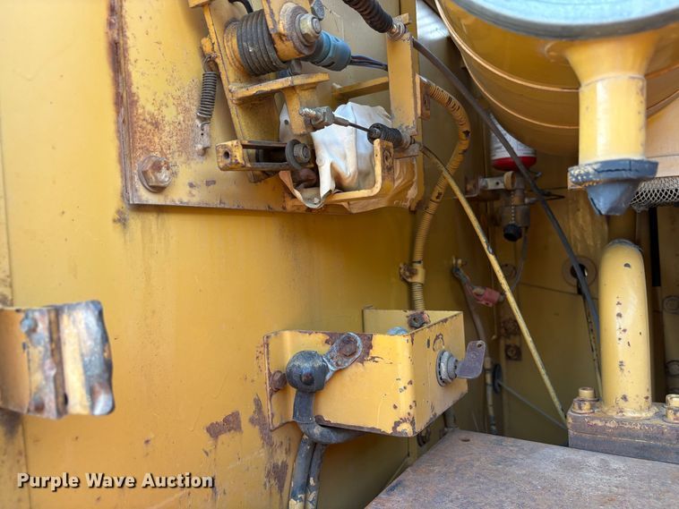 image for item EU8597 1991 Caterpillar E120B excavator