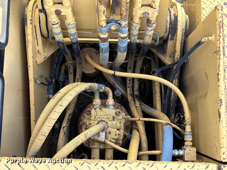 image for item EU8597 1991 Caterpillar E120B excavator