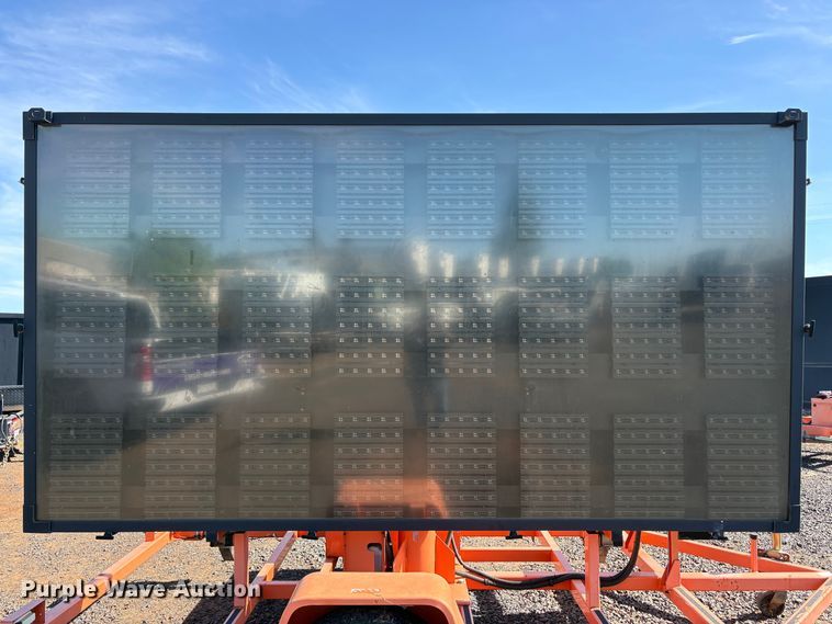 image for item EU8631 2008 WANCO WT-MB message board trailer