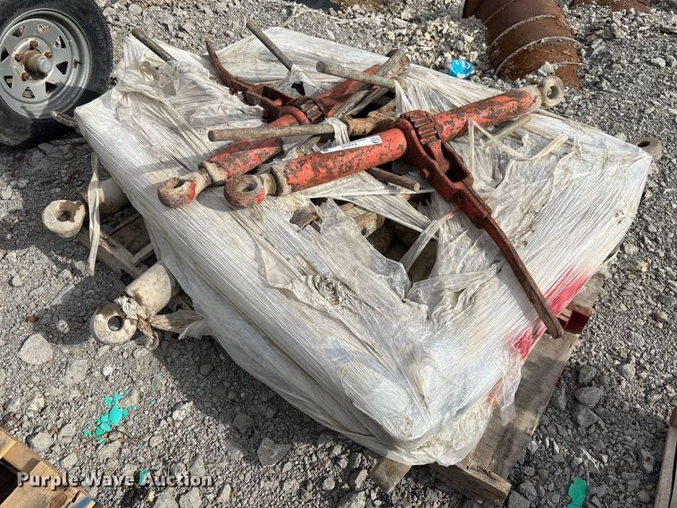 image for item EV2030 Approximately 11 ratchet binders