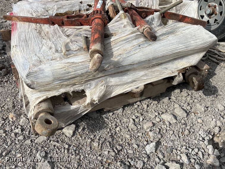 image for item EV2030 Approximately 11 ratchet binders