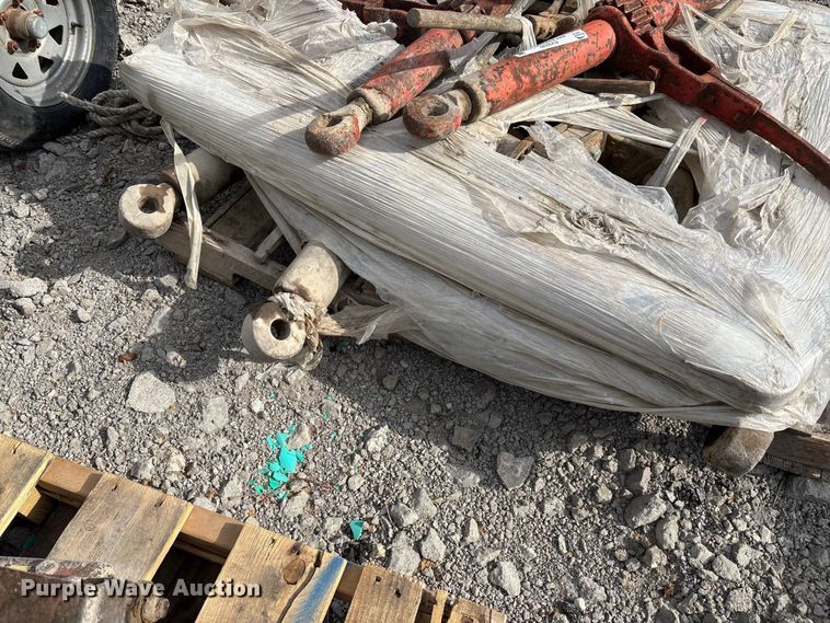 image for item EV2030 Approximately 11 ratchet binders