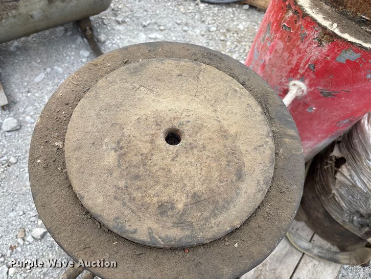 image for item EV2031 (5) hydraulic pile drivers 