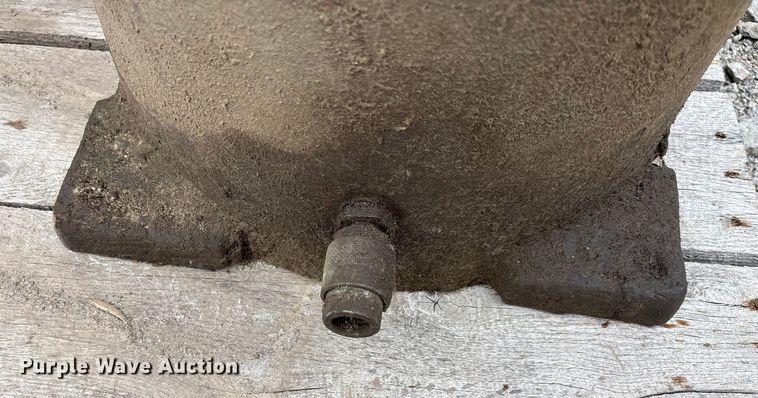 image for item EV2031 (5) hydraulic pile drivers 