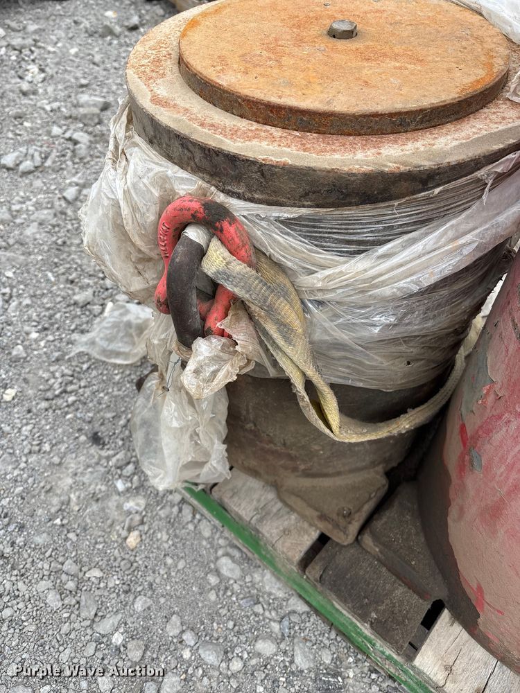 image for item EV2031 (5) hydraulic pile drivers 