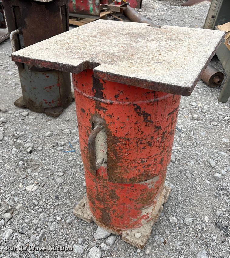 image for item EV2031 (5) hydraulic pile drivers 