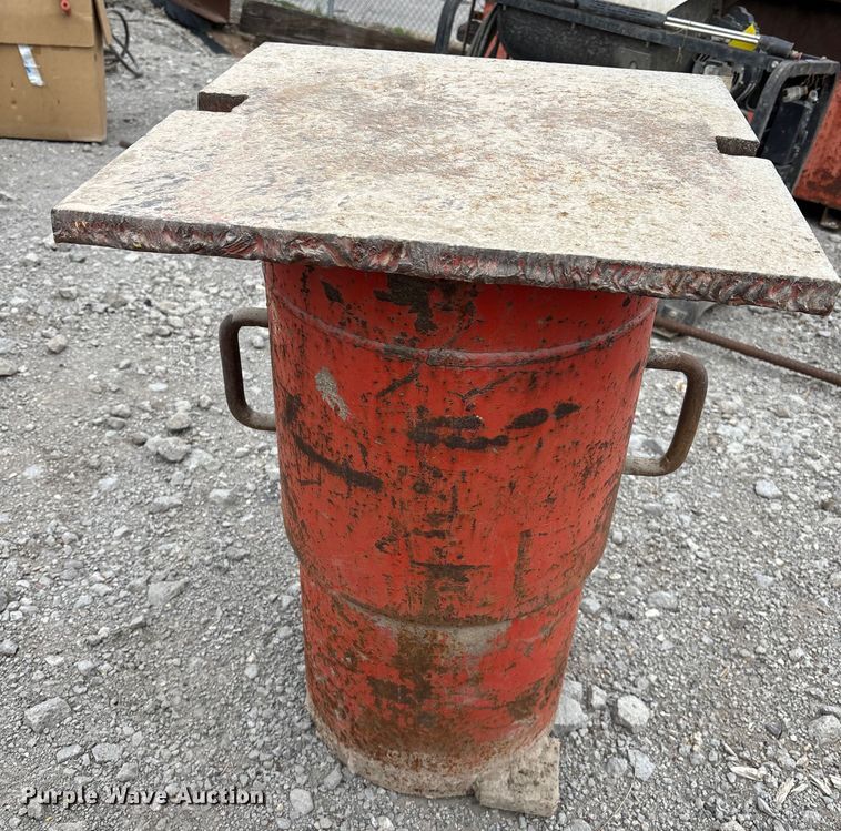 image for item EV2031 (5) hydraulic pile drivers 