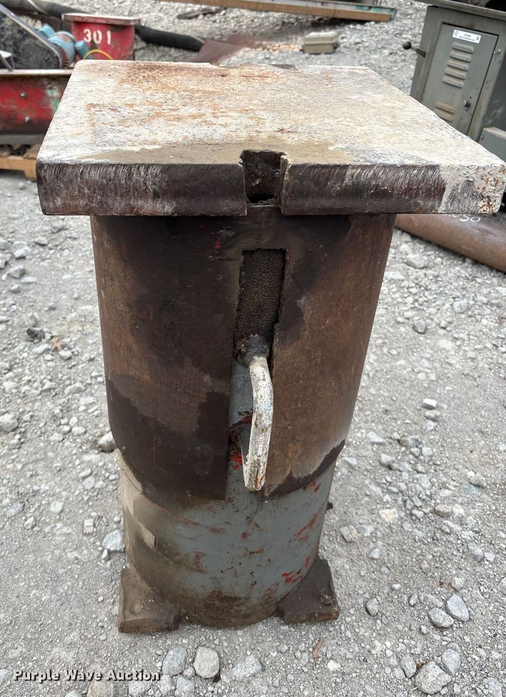 image for item EV2031 (5) hydraulic pile drivers 