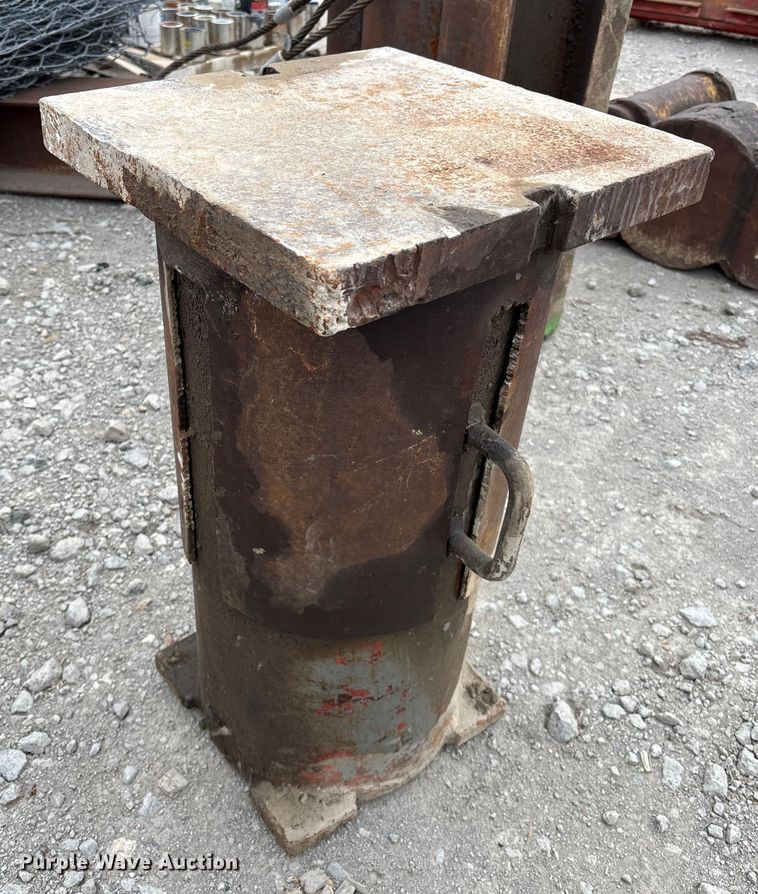 image for item EV2031 (5) hydraulic pile drivers 