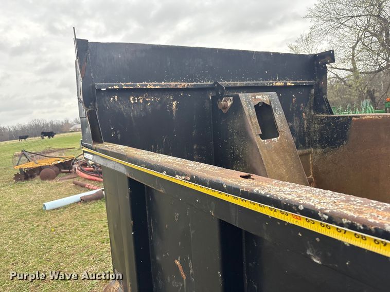 image for item EV2832 Dump bed