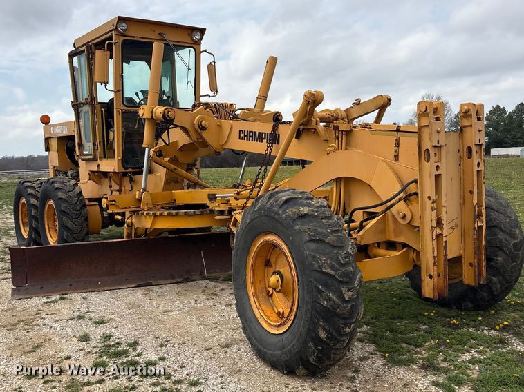 image for item EV2833 1974 Champion 715 rigid frame motor grader
