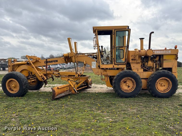 image for item EV2833 1974 Champion 715 rigid frame motor grader