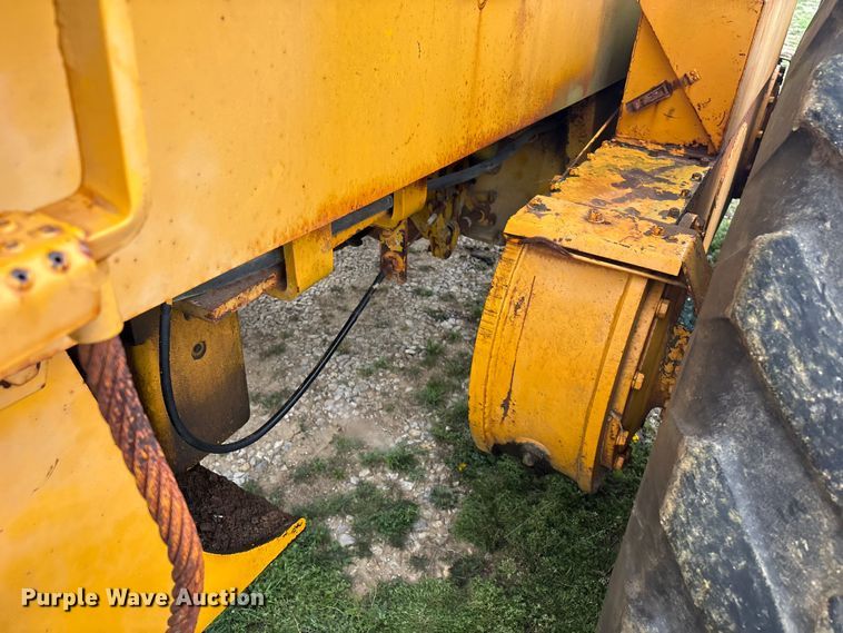 image for item EV2833 1974 Champion 715 rigid frame motor grader