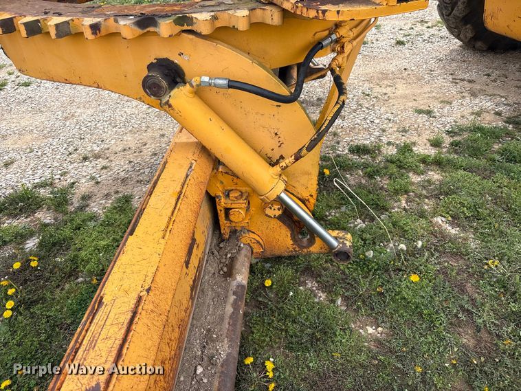 image for item EV2833 1974 Champion 715 rigid frame motor grader