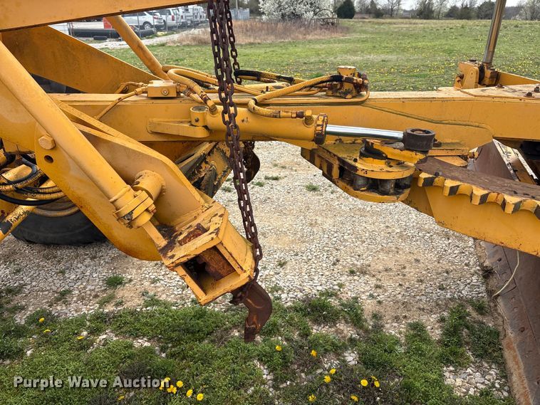 image for item EV2833 1974 Champion 715 rigid frame motor grader