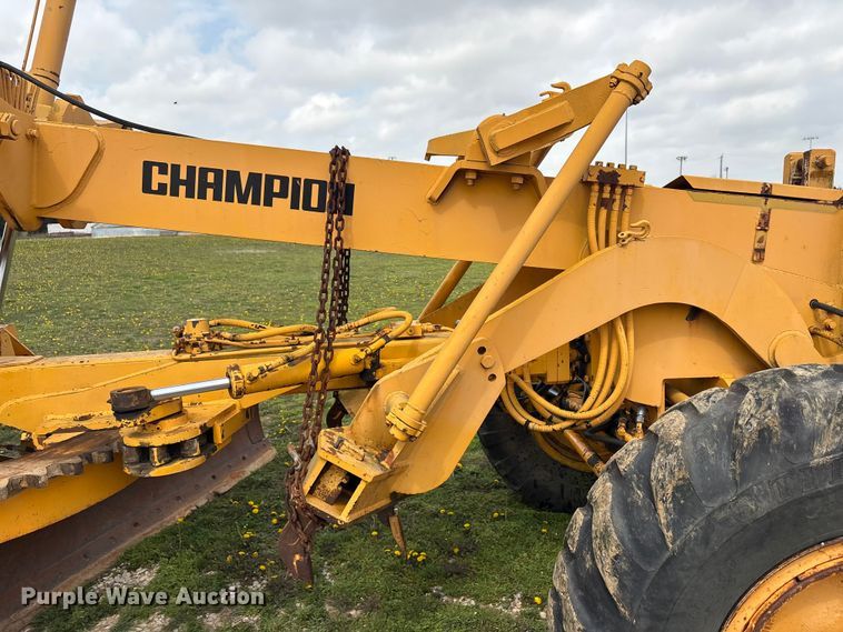 image for item EV2833 1974 Champion 715 rigid frame motor grader