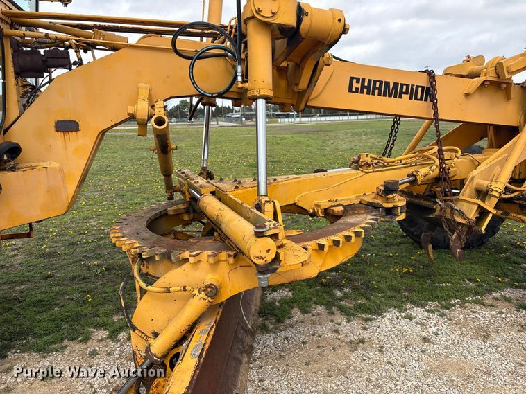image for item EV2833 1974 Champion 715 rigid frame motor grader
