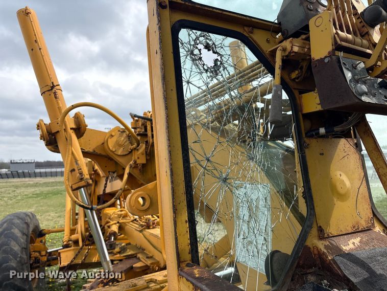 image for item EV2833 1974 Champion 715 rigid frame motor grader