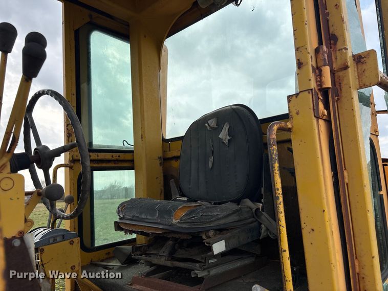 image for item EV2833 1974 Champion 715 rigid frame motor grader