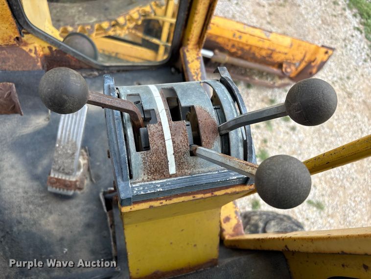 image for item EV2833 1974 Champion 715 rigid frame motor grader