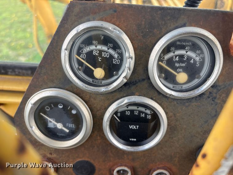 image for item EV2833 1974 Champion 715 rigid frame motor grader