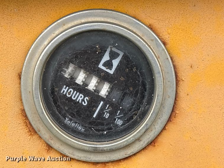 image for item EV2833 1974 Champion 715 rigid frame motor grader