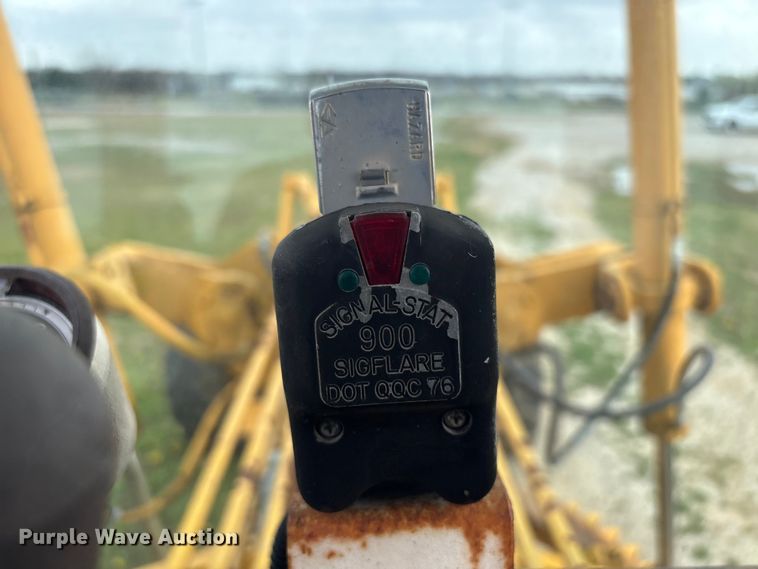 image for item EV2833 1974 Champion 715 rigid frame motor grader