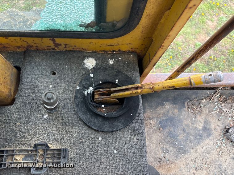 image for item EV2833 1974 Champion 715 rigid frame motor grader