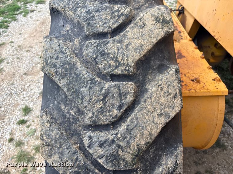 image for item EV2833 1974 Champion 715 rigid frame motor grader