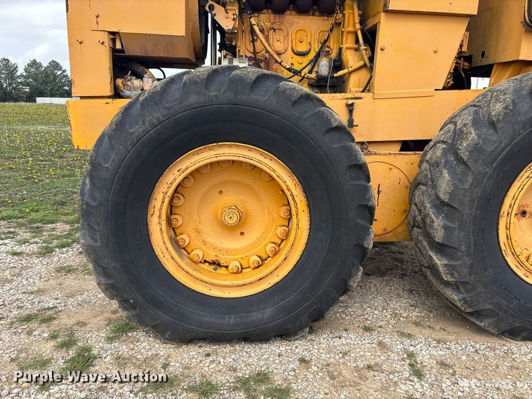 image for item EV2833 1974 Champion 715 rigid frame motor grader