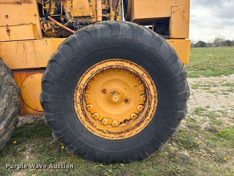 image for item EV2833 1974 Champion 715 rigid frame motor grader