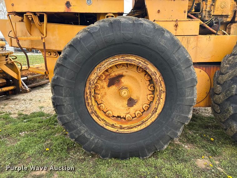image for item EV2833 1974 Champion 715 rigid frame motor grader
