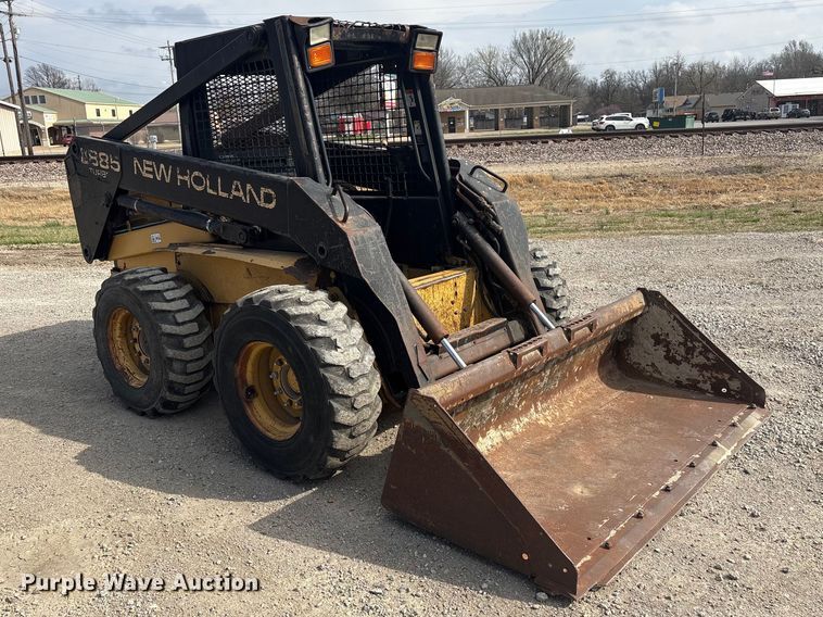 image for item EV2834 1996 New Holland LX885 skid steer loader