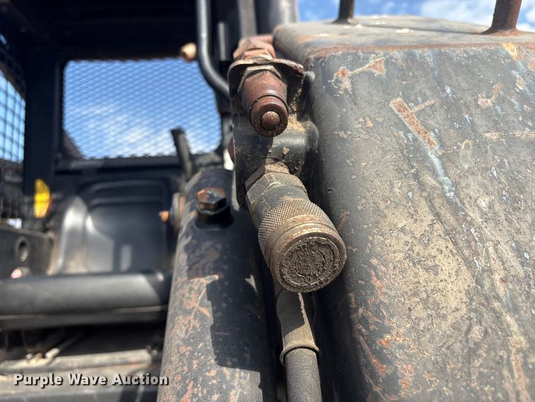 image for item EV2834 1996 New Holland LX885 skid steer loader