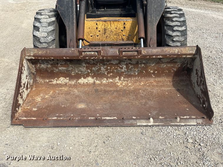 image for item EV2834 1996 New Holland LX885 skid steer loader