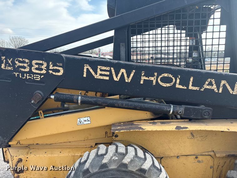 image for item EV2834 1996 New Holland LX885 skid steer loader