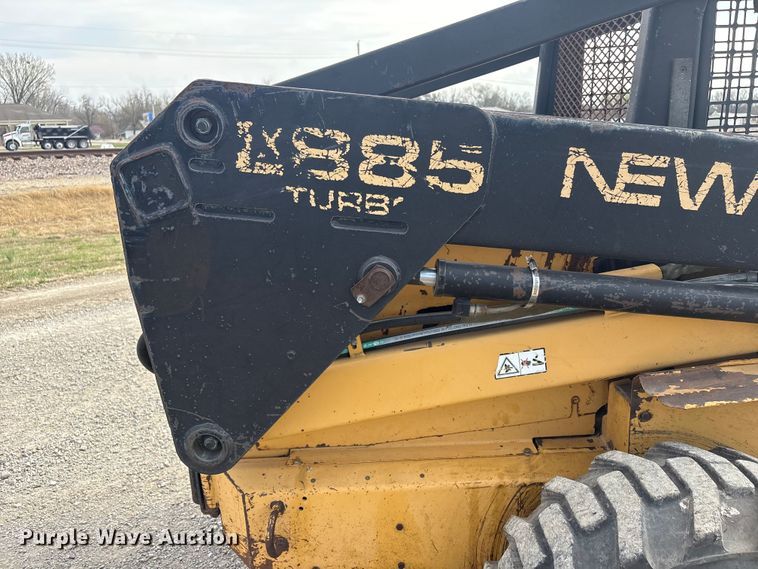 image for item EV2834 1996 New Holland LX885 skid steer loader