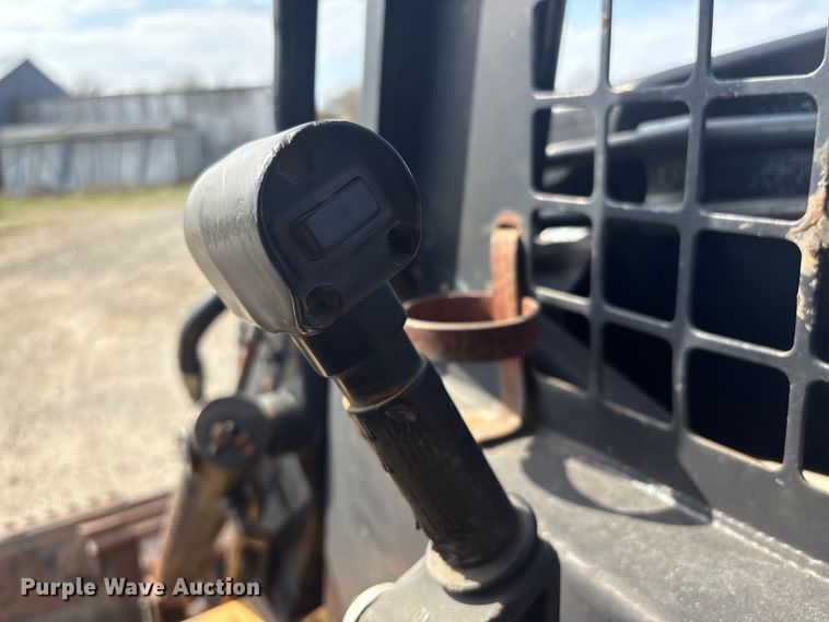 image for item EV2834 1996 New Holland LX885 skid steer loader