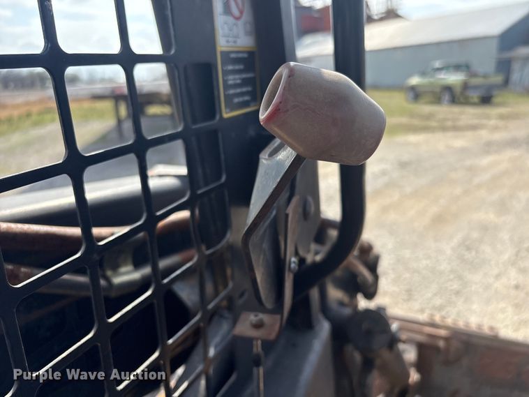 image for item EV2834 1996 New Holland LX885 skid steer loader