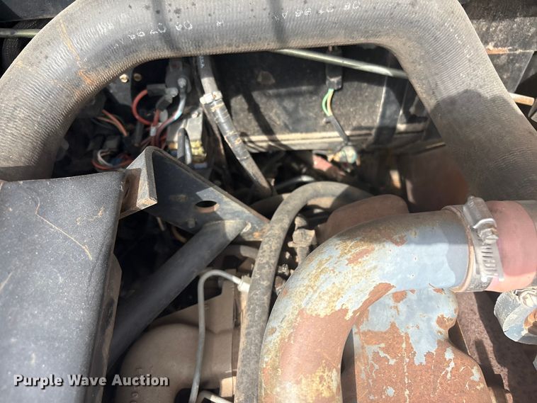 image for item EV2834 1996 New Holland LX885 skid steer loader