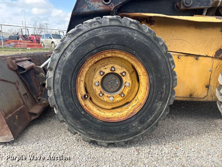 image for item EV2834 1996 New Holland LX885 skid steer loader