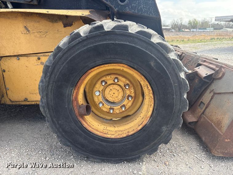 image for item EV2834 1996 New Holland LX885 skid steer loader