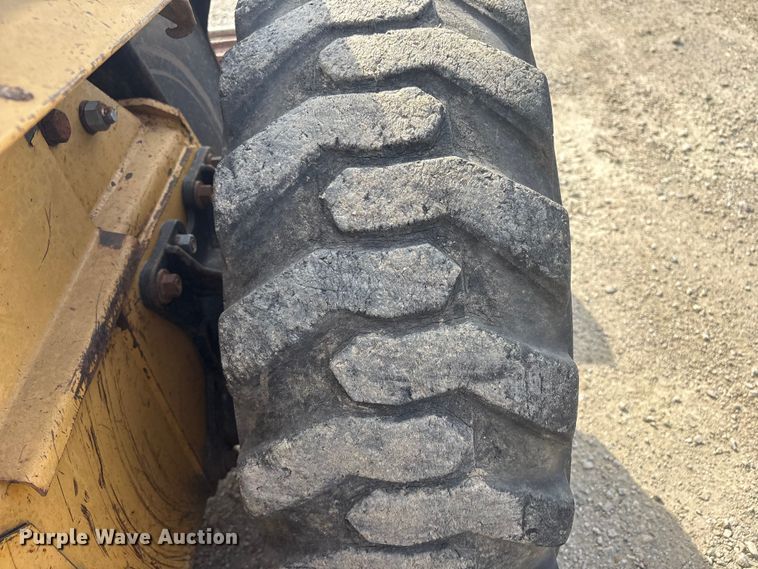 image for item EV2834 1996 New Holland LX885 skid steer loader