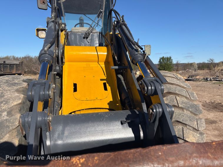 image for item EV2840 2004 John Deere 544J wheel loader