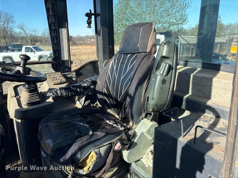 image for item EV2840 2004 John Deere 544J wheel loader