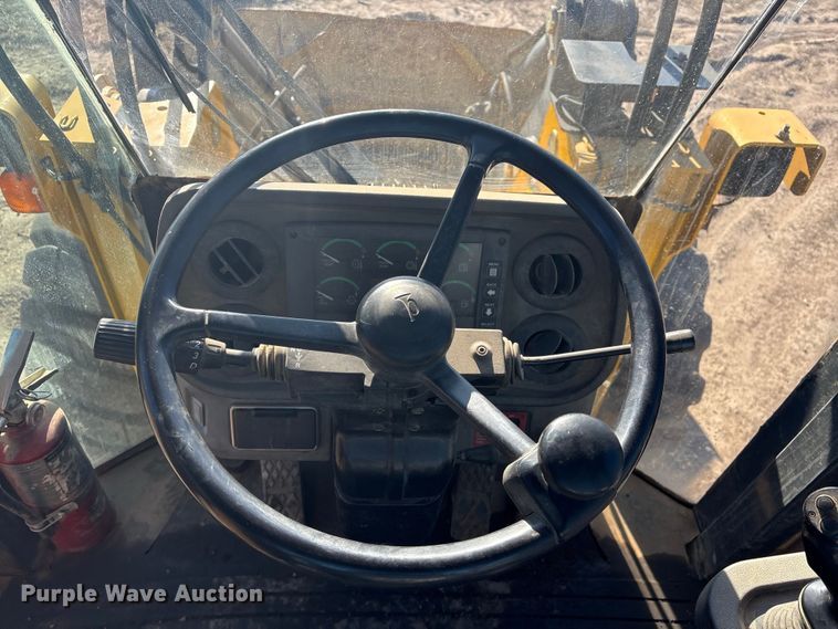 image for item EV2840 2004 John Deere 544J wheel loader