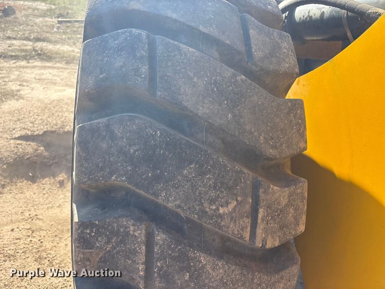 image for item EV2840 2004 John Deere 544J wheel loader
