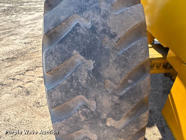 image for item EV2840 2004 John Deere 544J wheel loader